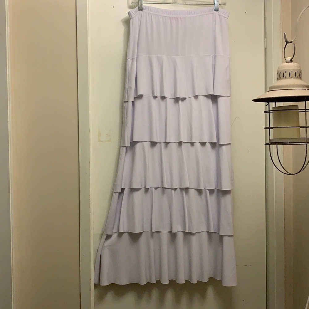 Junee White layered skirts. XL and 2 XL.